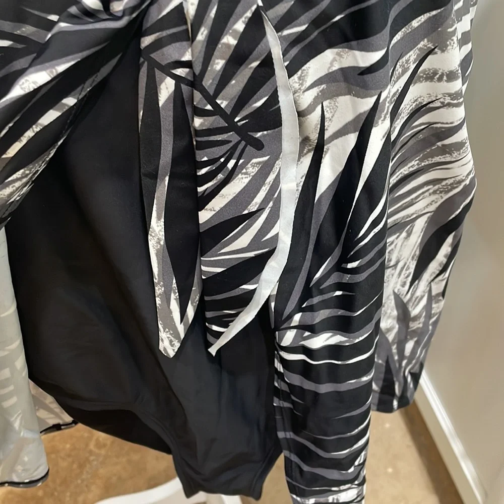 Shore shapes one piece swimsuit 🩱 - Picture 2 of 7